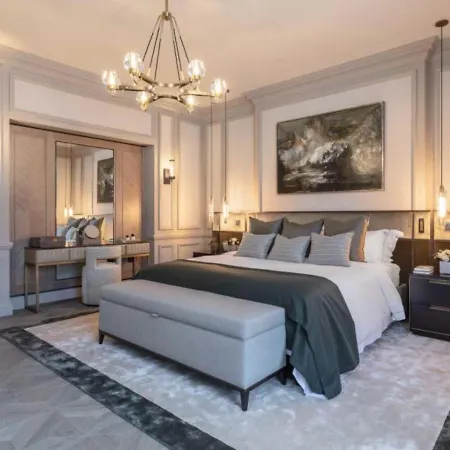 Superbe Recemment Renove De 3 Pieces Au Trocadero.